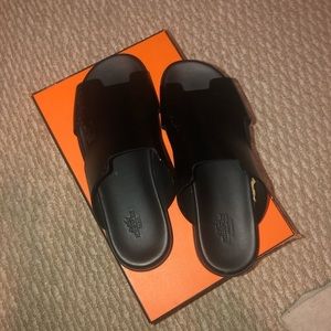 Hermes Sandals patent leather